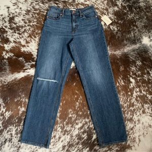 • NWT! [Universal Thread] Vintage Straight Jean •